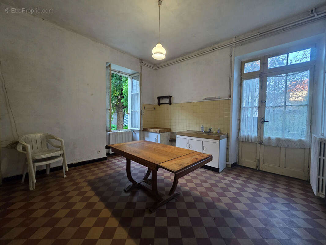 Maison à SAINT-GENIX-SUR-GUIERS