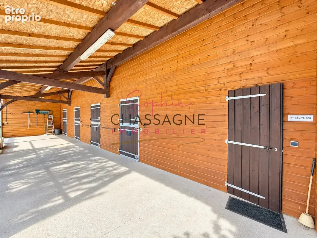 Propriété équestre sur plus de 21 hectares   Trois logements, installations complètes et matériel vendu avec - photo 19