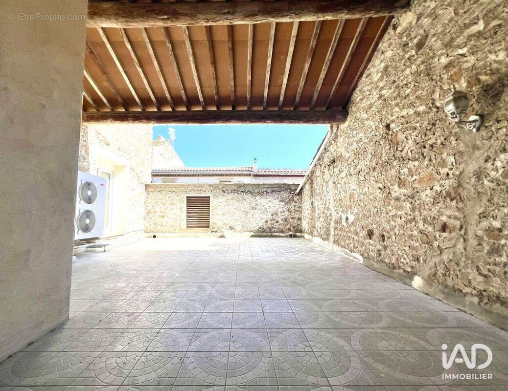 Maison 210 m² à Villeseque-Des-Corbieres  - photo 8