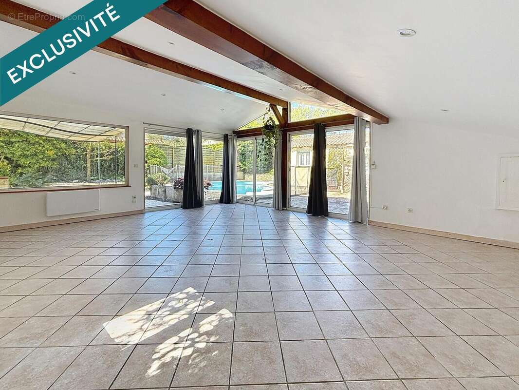 Photo 4 - Maison à VILLENEUVE-LA-COMPTAL