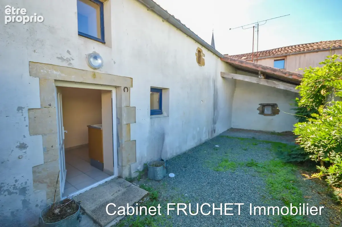 Axe CHANTONNAY - SAINT-FULGENT - Charmante maison de Bourg - photo 2