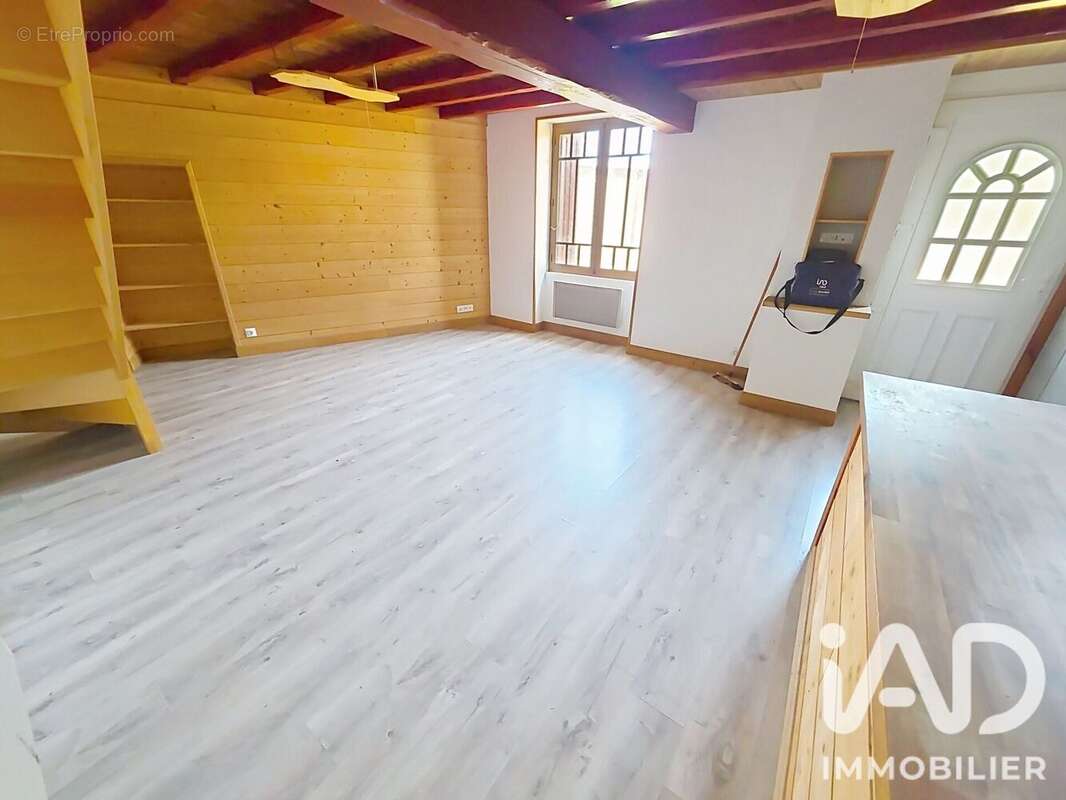 Maison 94 m² à Feuillade  - photo 6