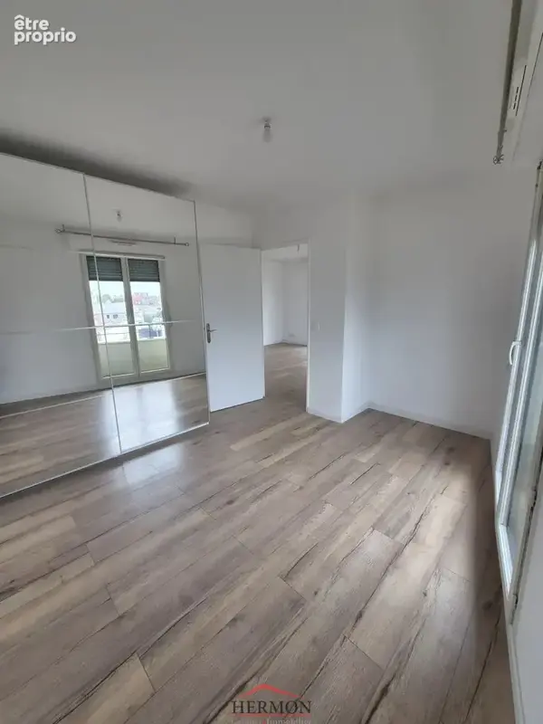 ASNIERES - Appartement 2 pièces avec terrasse et parking - photo 3