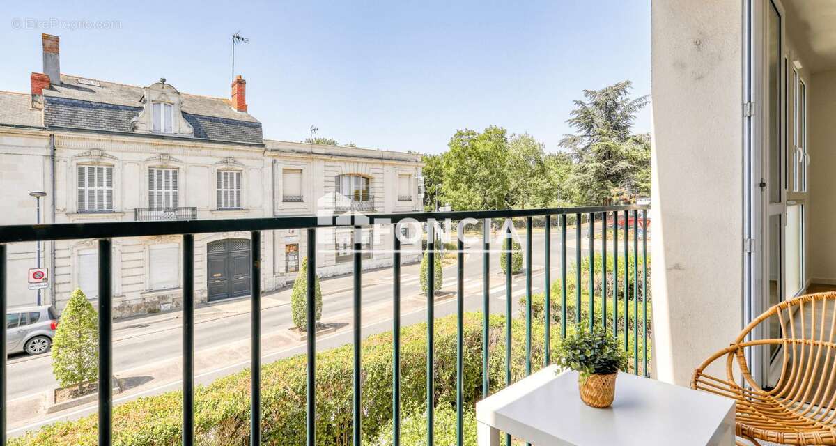 Appartement t3 proche toutes commodites, avec garage, cave et balcon, entierement renove avec prestations de qualite - photo 2