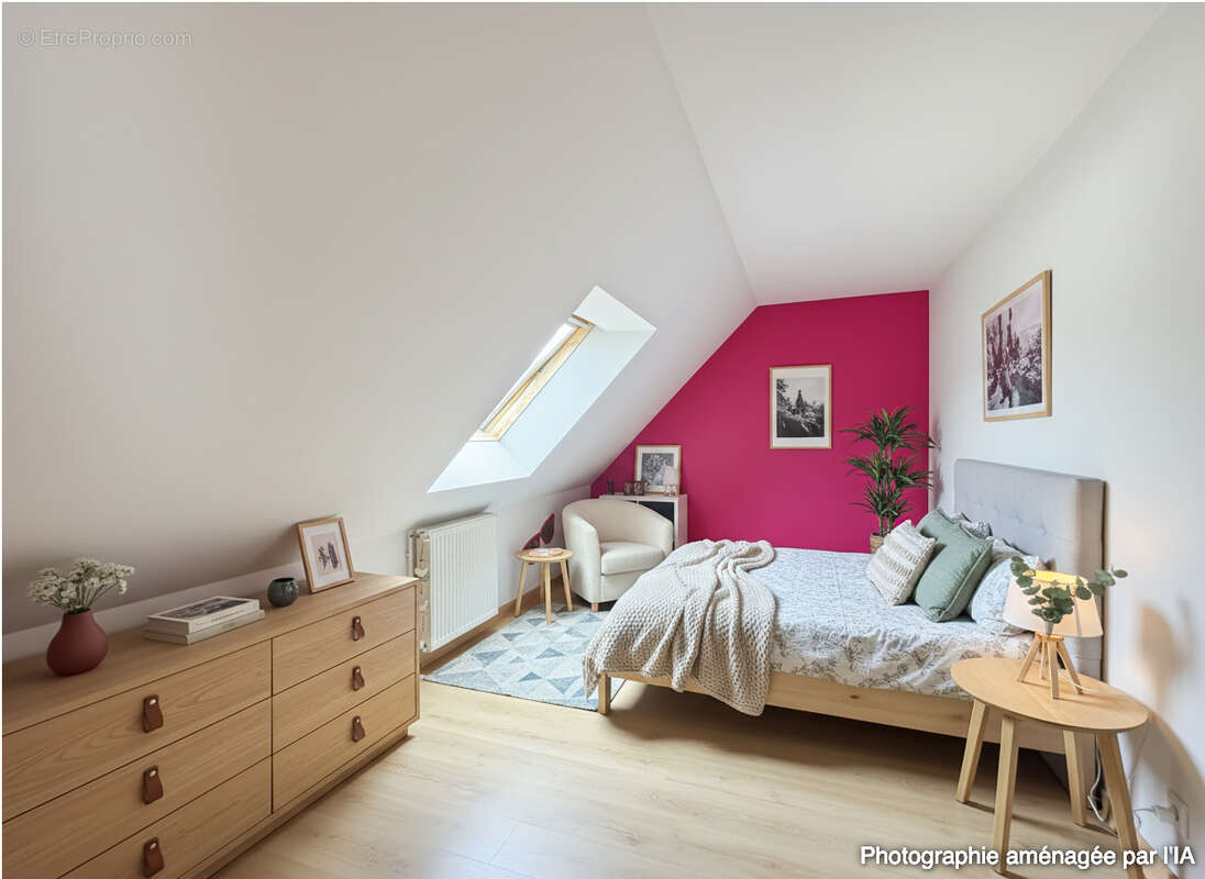 Maison à VAUX-LE-PENIL