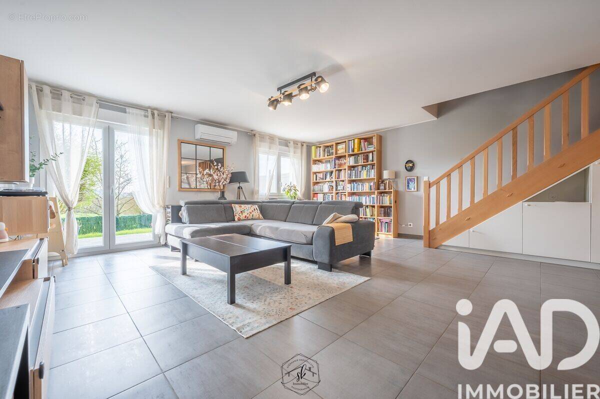 Photo 1 - Maison à AY-SUR-MOSELLE