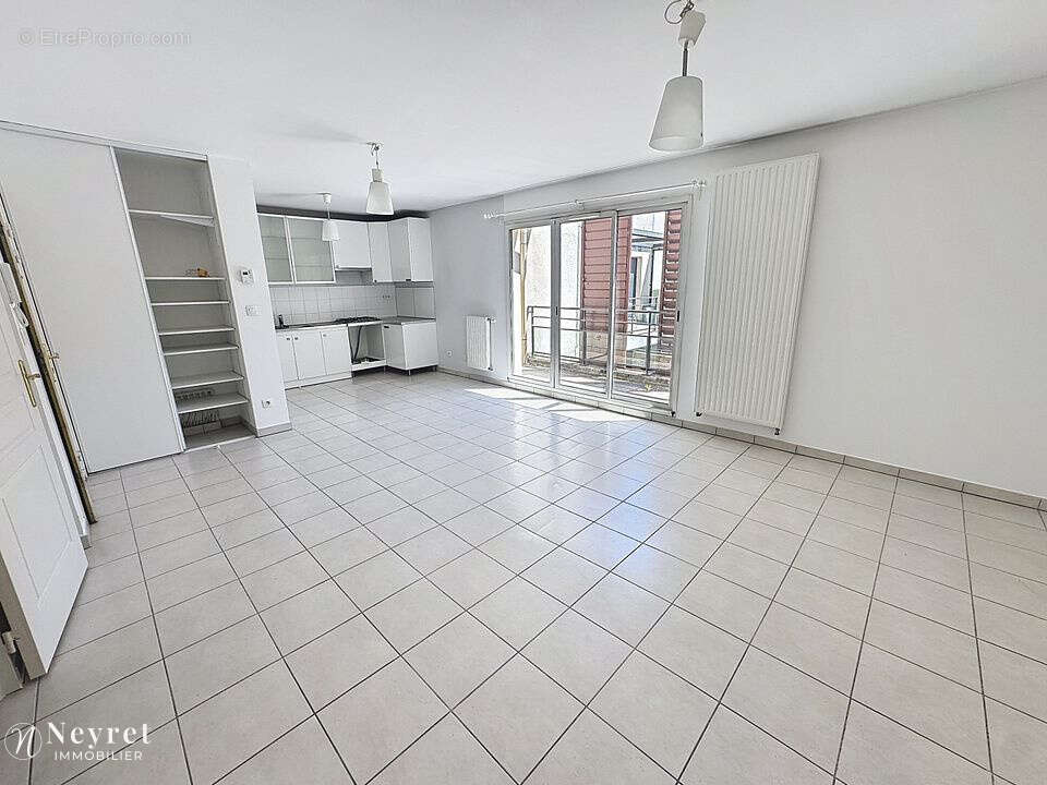 Appartement à SAINT-ETIENNE