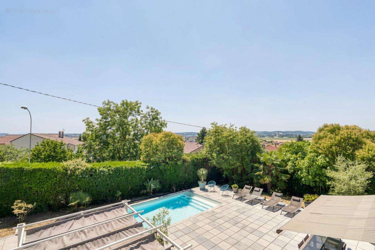 Maison 285 m² à Corbas  - photo 6