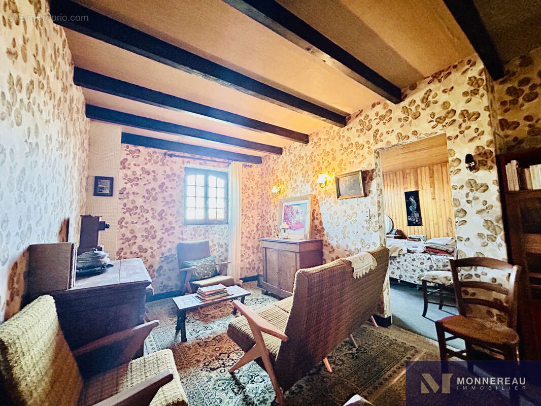 Maison ancienne avec jardin et garage - photo 10