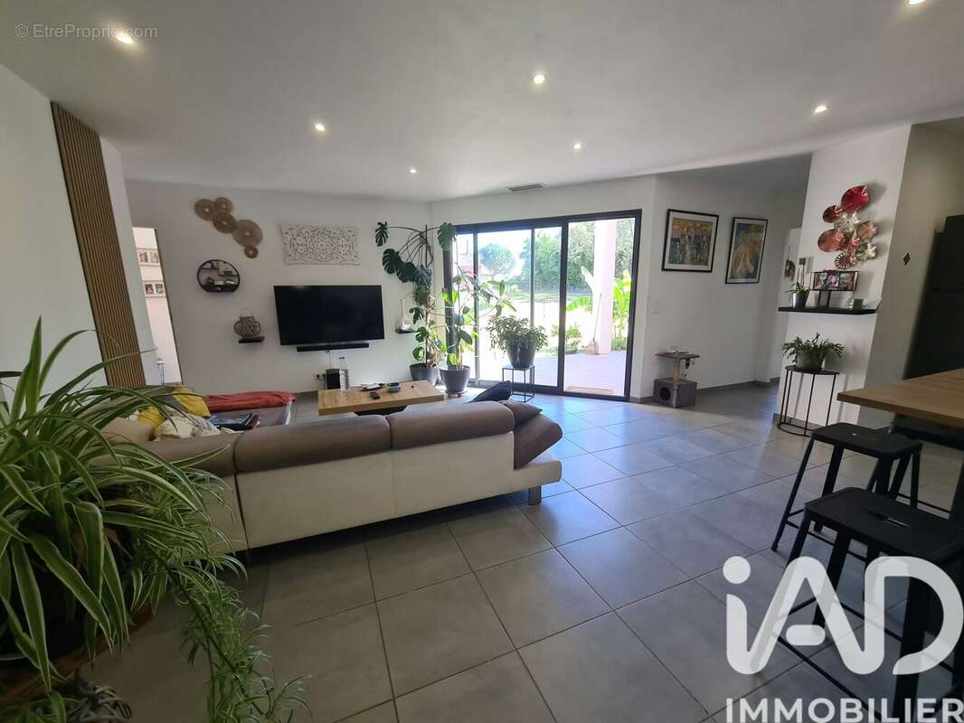 Maison 104 m² à Escatalens  - photo 6
