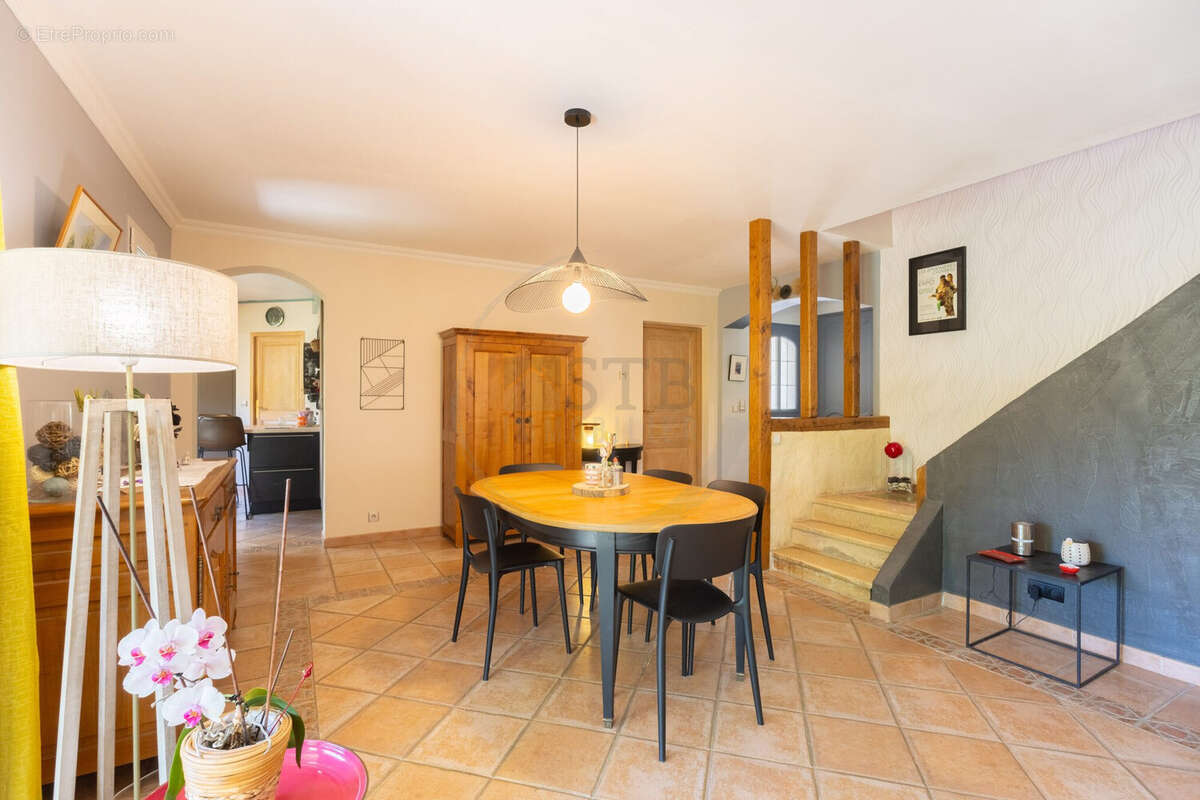 Maison à ROMPON