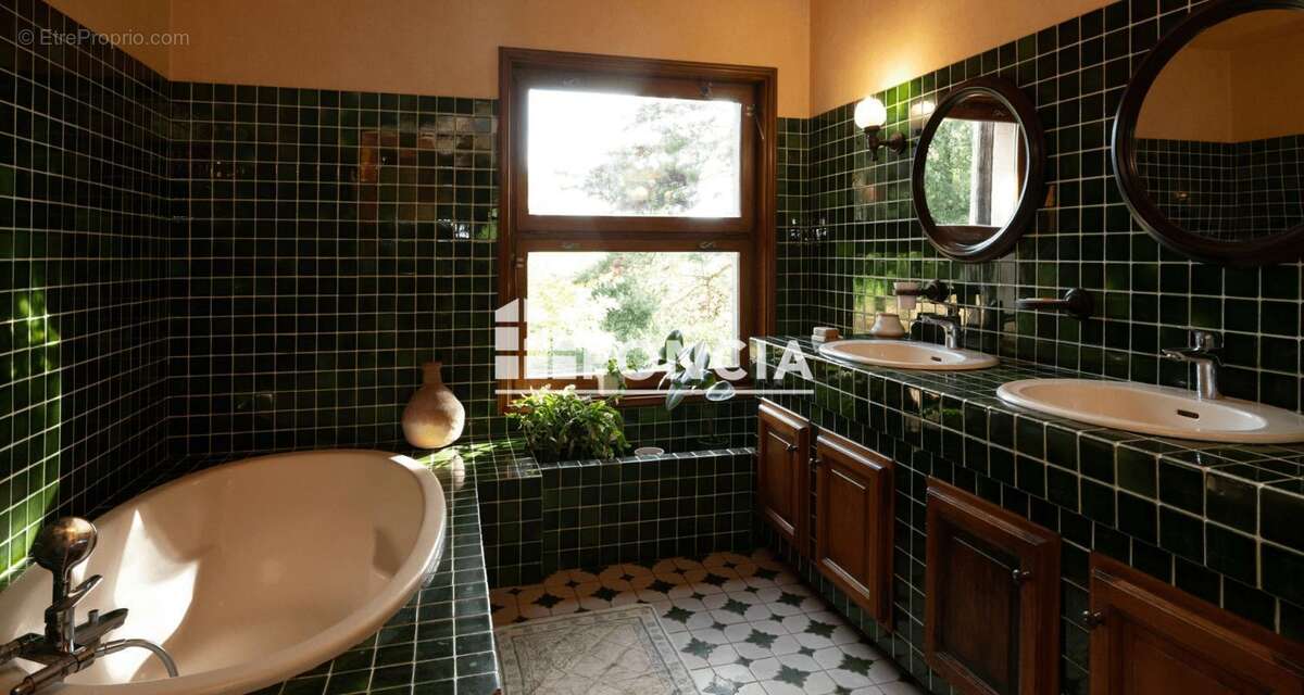 Saint-Jean-de-Muzols, très belle maison d'architecte d'environ 175 m2 avec une vue magnifique - photo 6