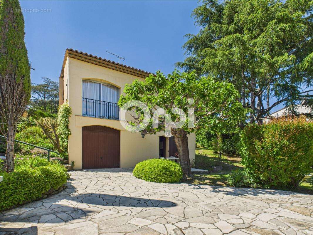 Maison à MANDELIEU-LA-NAPOULE