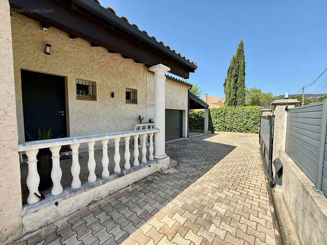 Maison à SAINT-ZACHARIE