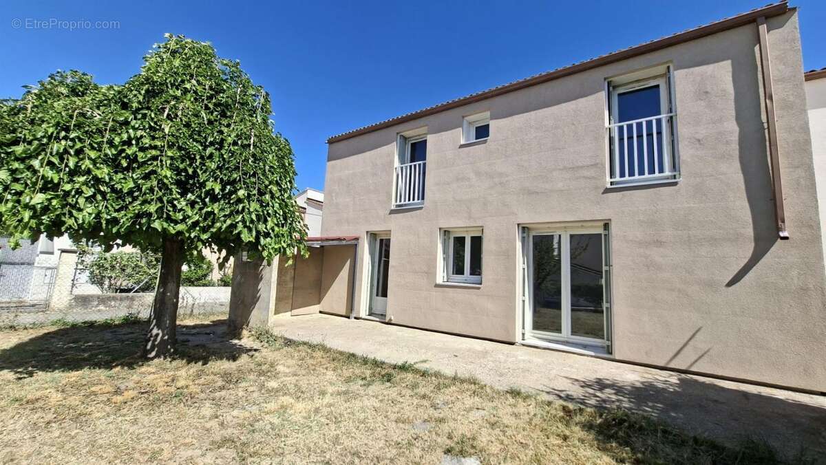 Maison à VALREAS