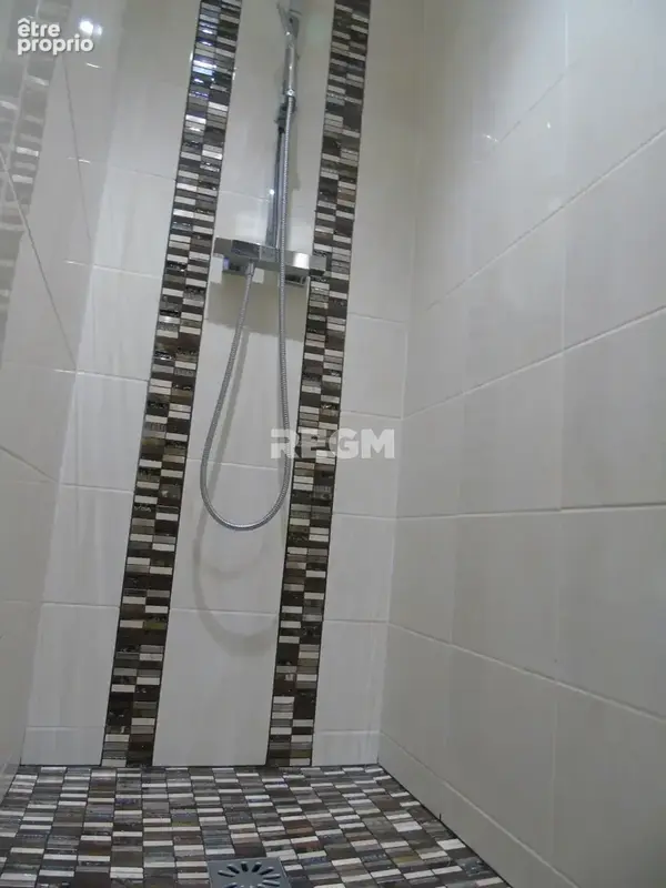 Grand appartement avec trois chambre et deux balcons à acheter. - photo 16