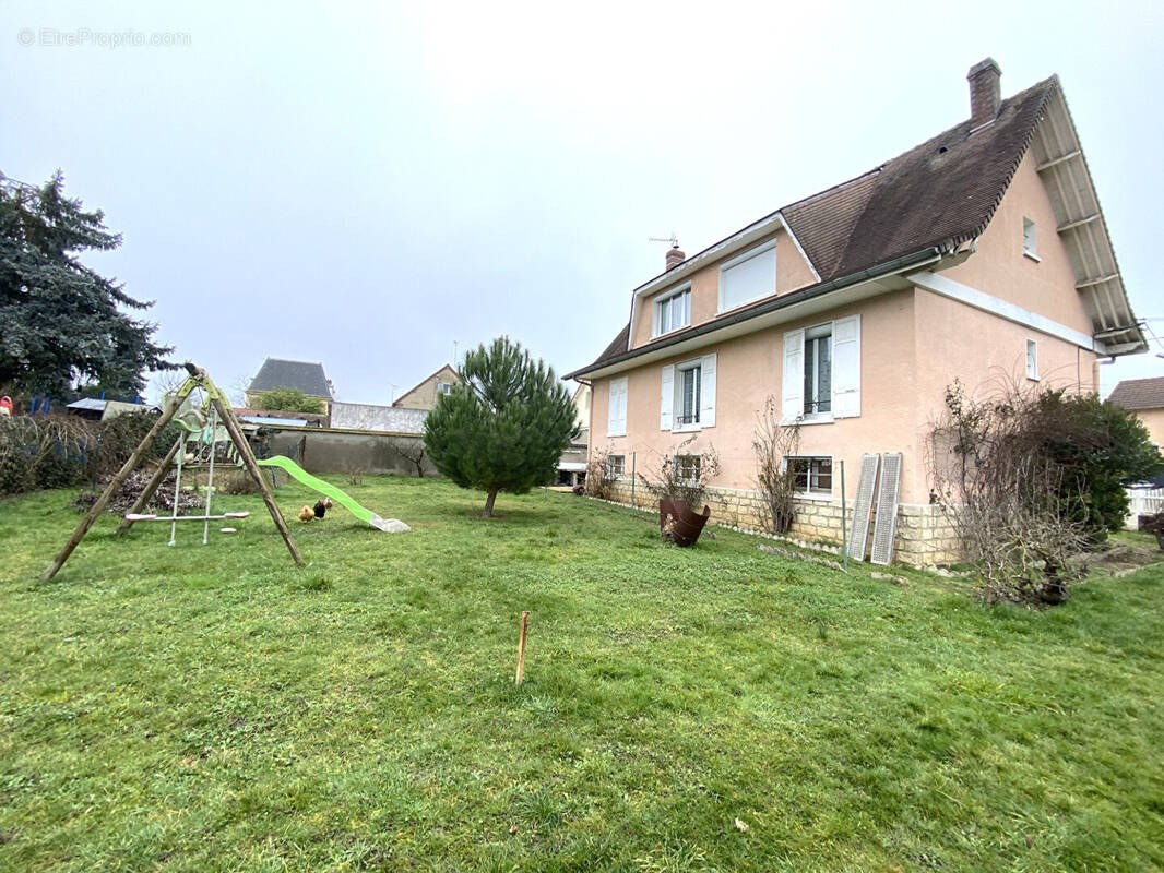 Maison à CEZY