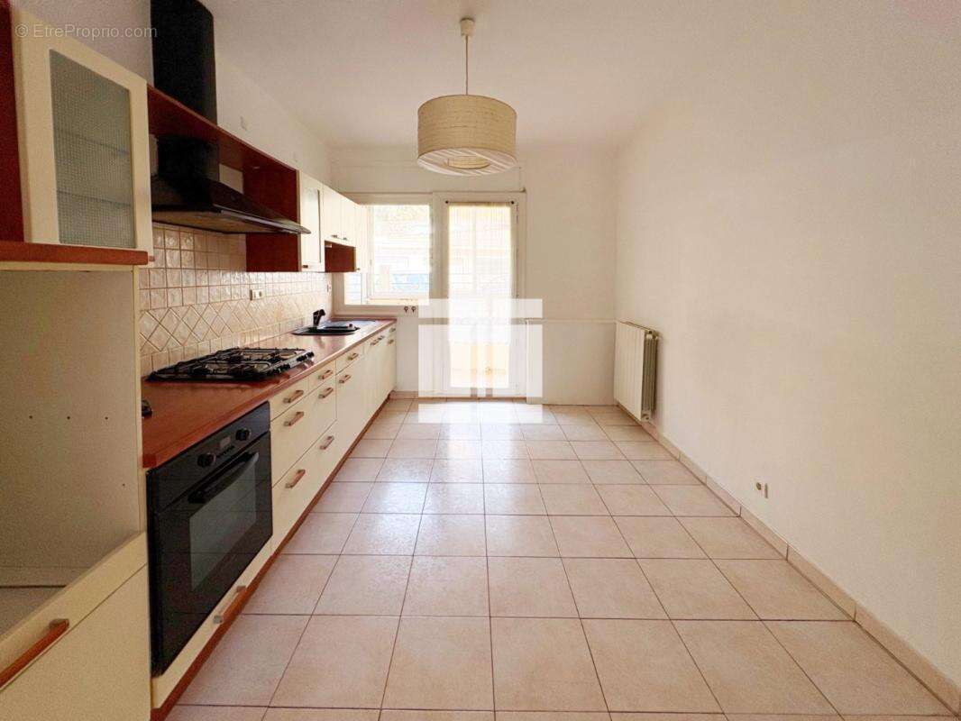 AJACCIO – Route des Îles Sanguinaires – Spacieux T4 de 150 m² avec terrasse filante de 60 m² exposée plein sud - photo 8