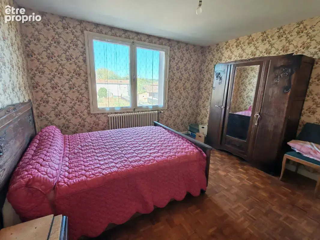 Maison de 185 m2  à Bignoux , 5 chambres , jardin, cour, grange - photo 6