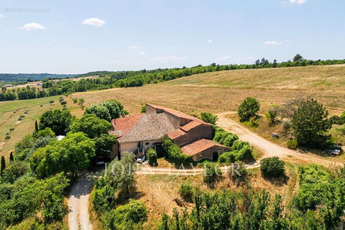 Domaine agricole à vendre à Roumoules,  Bastide Historique, Dépendances, Terres Agricoles et Ressources Naturelles - photo 3