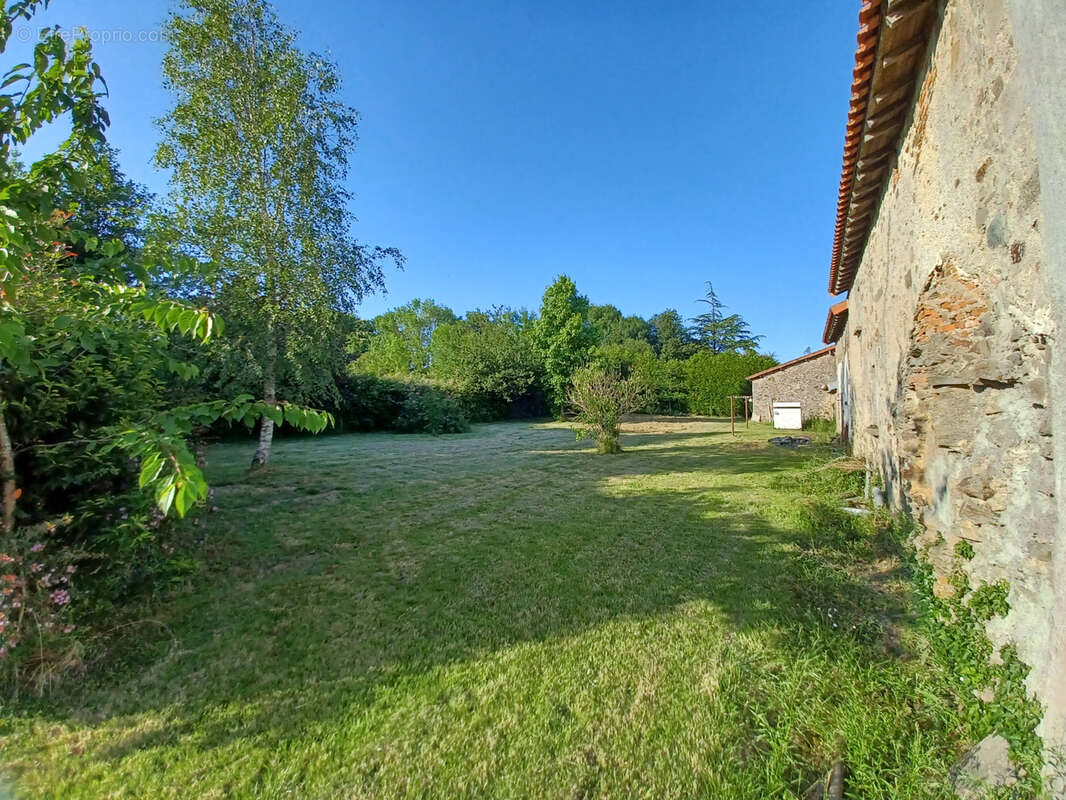 Maison à COURLAY