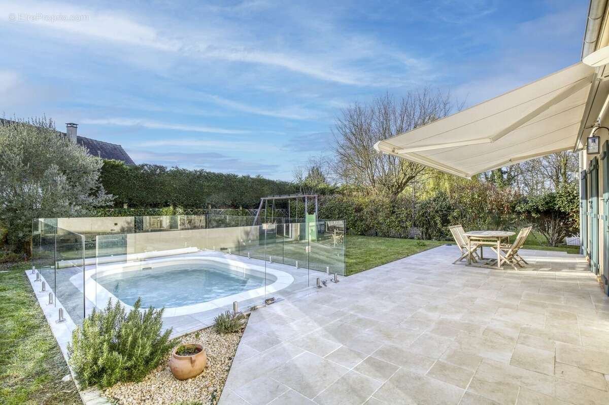 Maison à LES MOLIERES