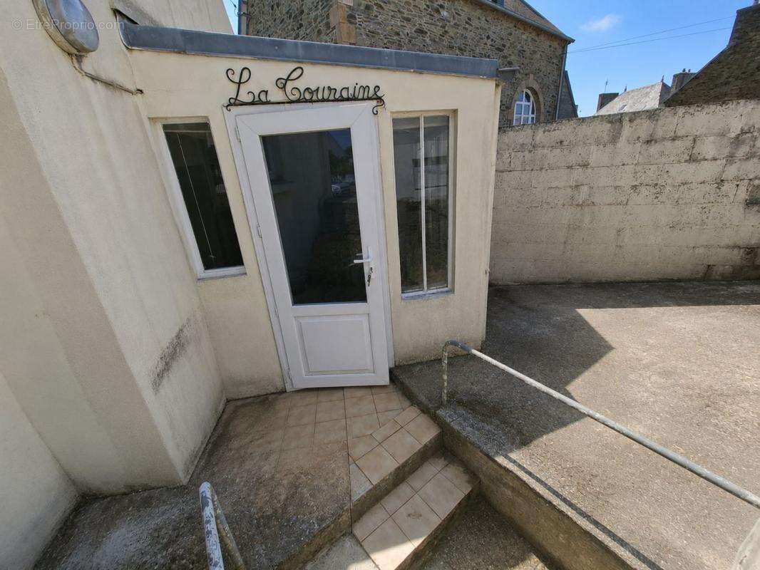 PLÉSTIN-LES-GRÈVES – Maison à rénover intégralement – Idéal projet de rénovation - photo 2