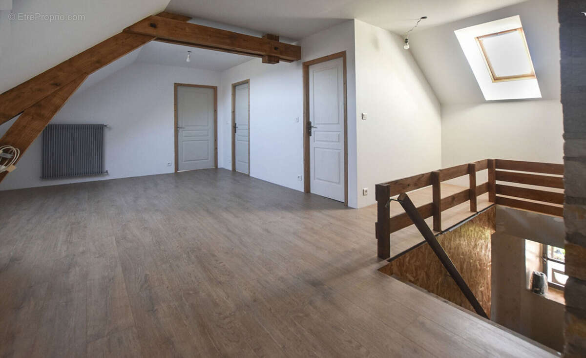 Devecey : Grande maison 248 m² sur 2016 m² de terrain avec dépendances - photo 14