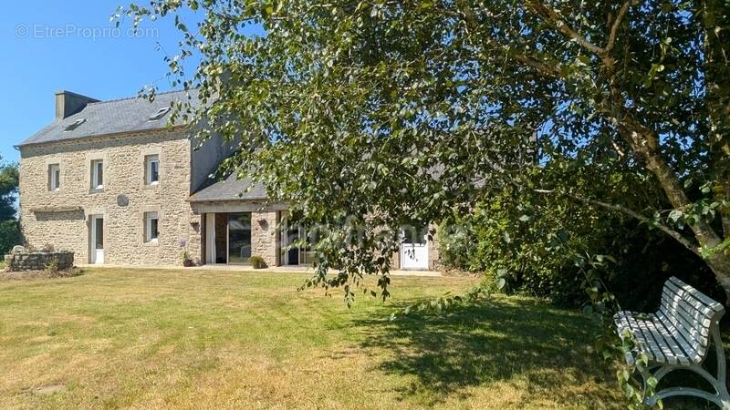 Maison à LANARVILY