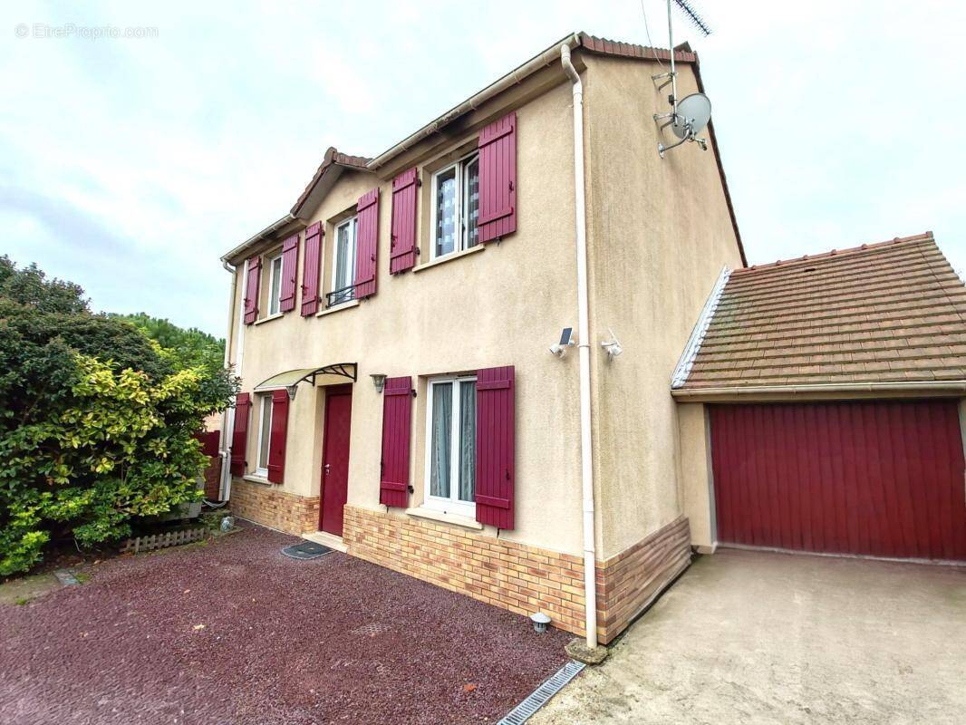 Maison à SAINT-OUEN-L'AUMONE