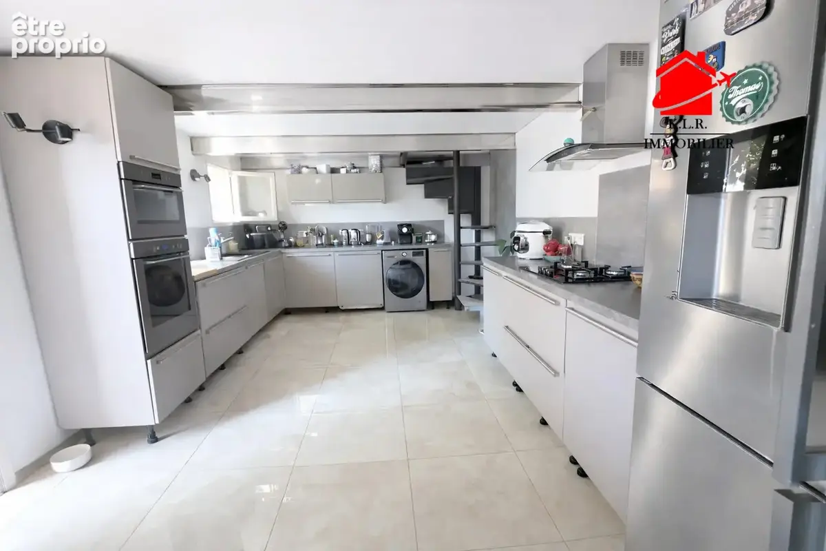 Maison 5 pièces 175 m² à vendre à Carros (06510) - photo 4