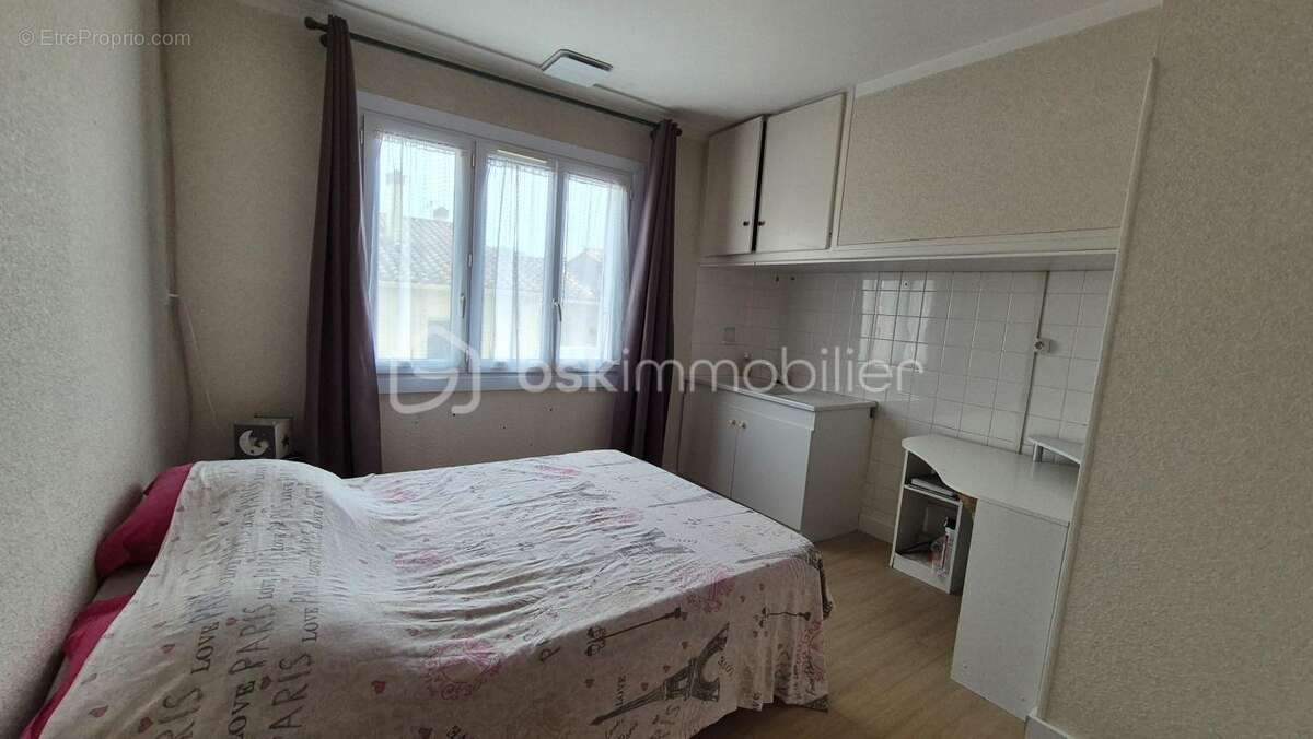 A vendre maison de ville de 129m² trois faces sur terrain de 438m² a elne - centre ville - proche de tous les commerces des ecol - photo 12