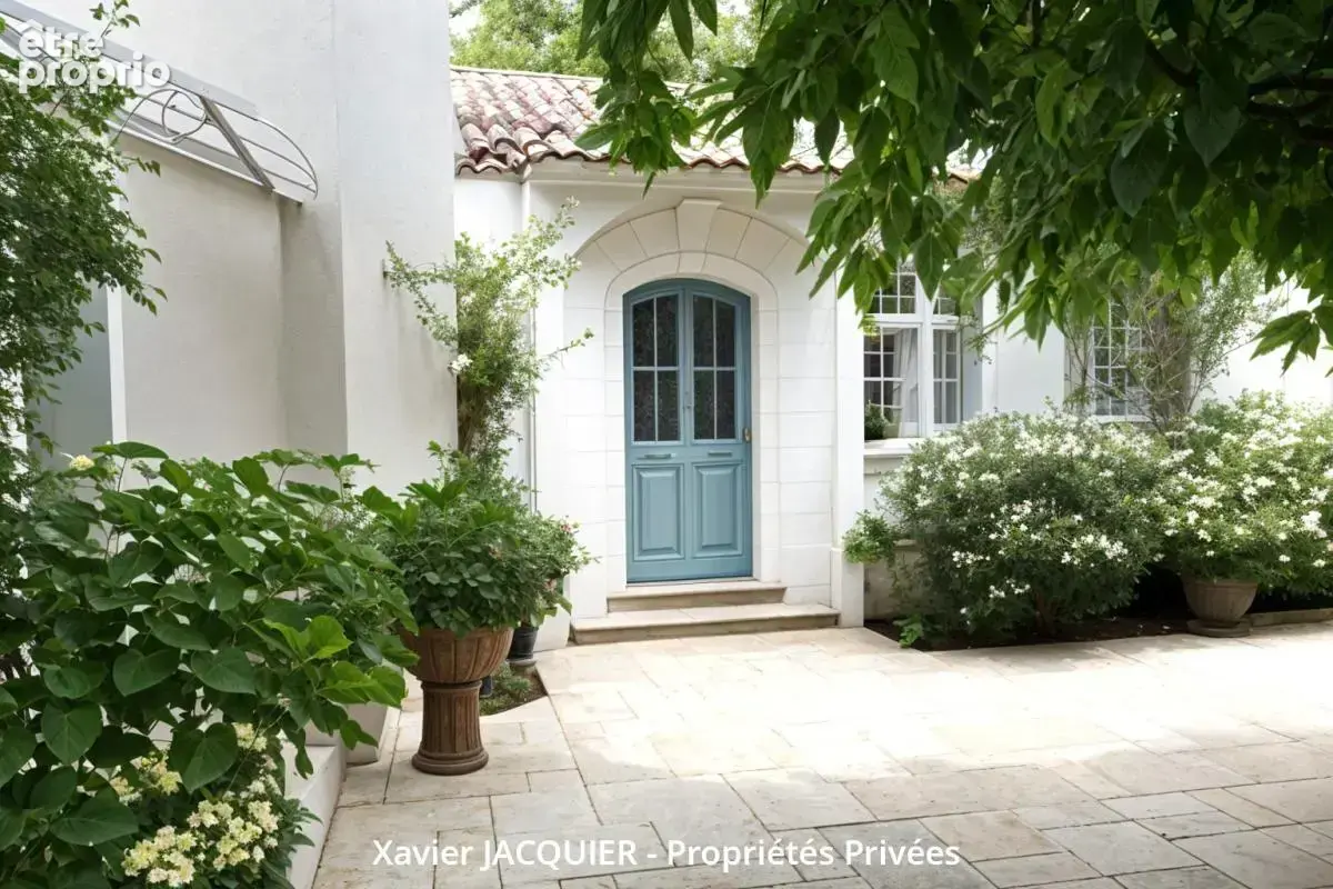 Belle maison familiale - 7 pièces - 263 m² - Centre bourg - photo 16