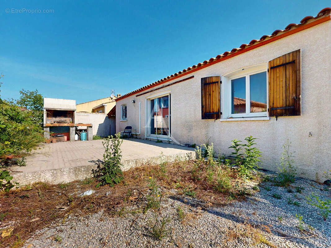Maison à PARAZA