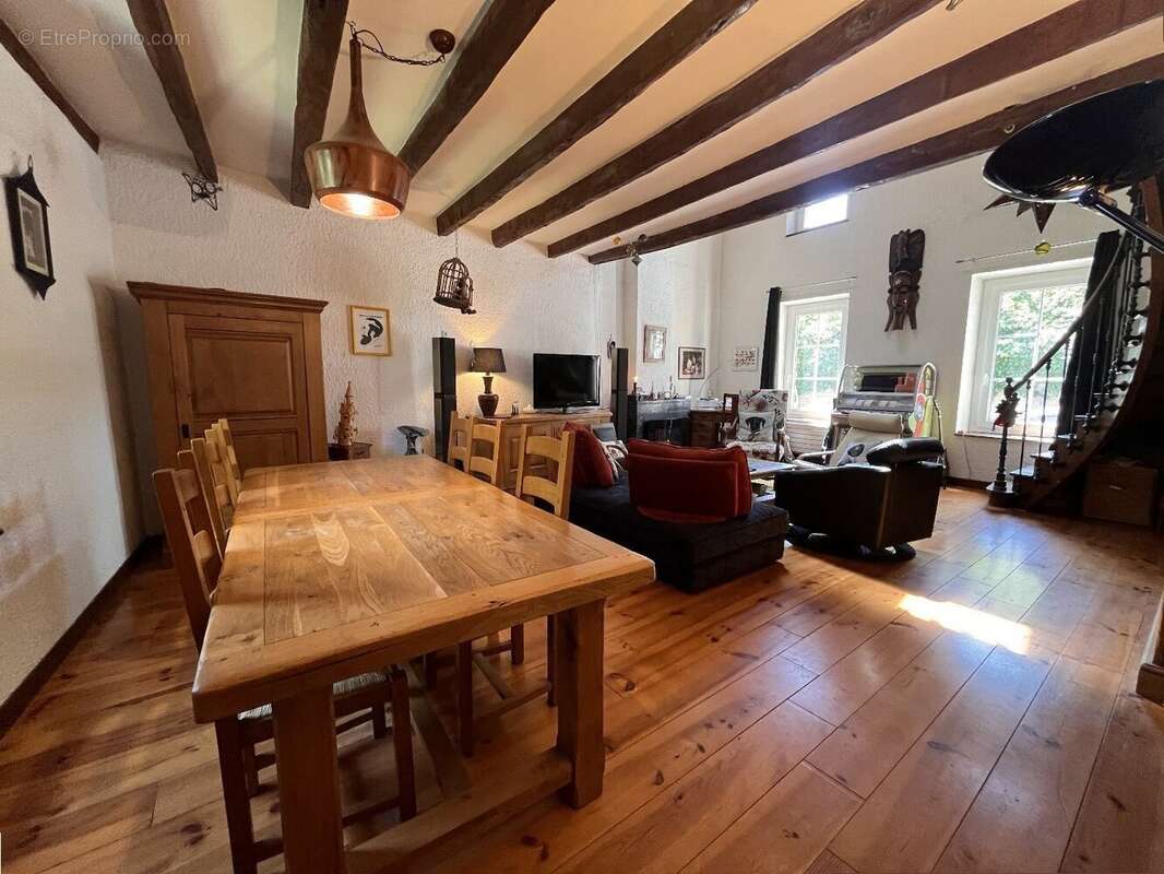 Maison à ARS-SUR-MOSELLE