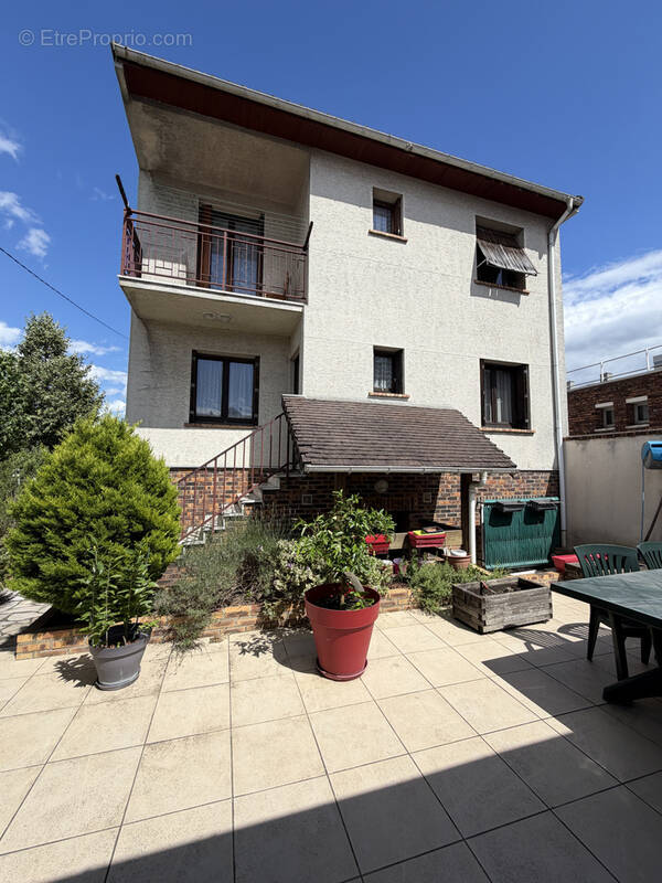 Appartement à VILLENEUVE-LE-ROI