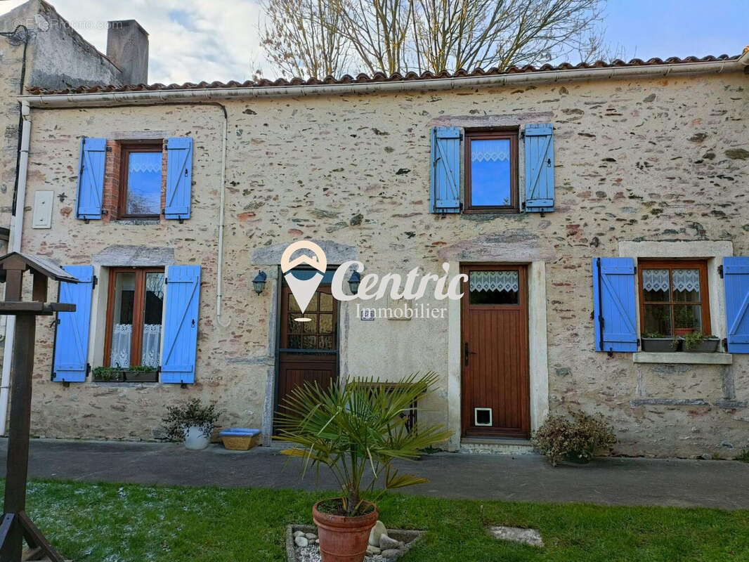 Maison à SAINT-PIERRE-DU-CHEMIN