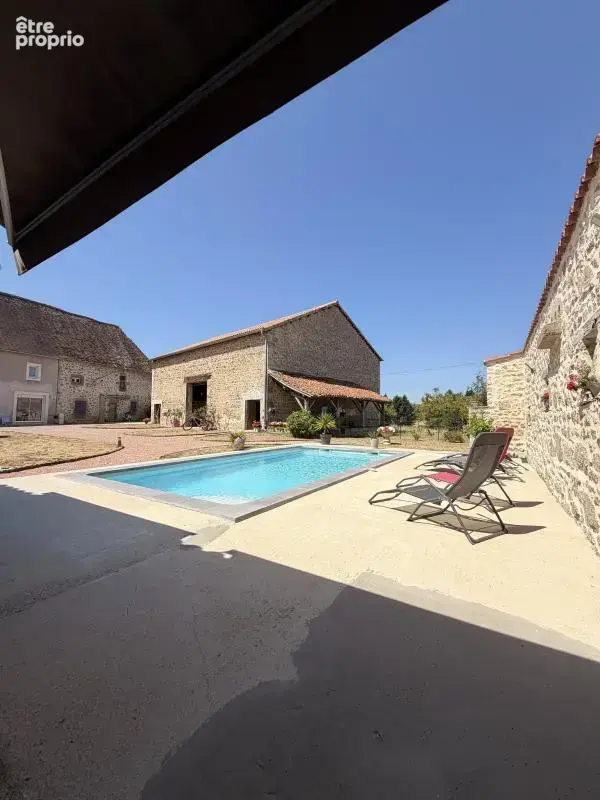 Maison à PIEGUT-PLUVIERS