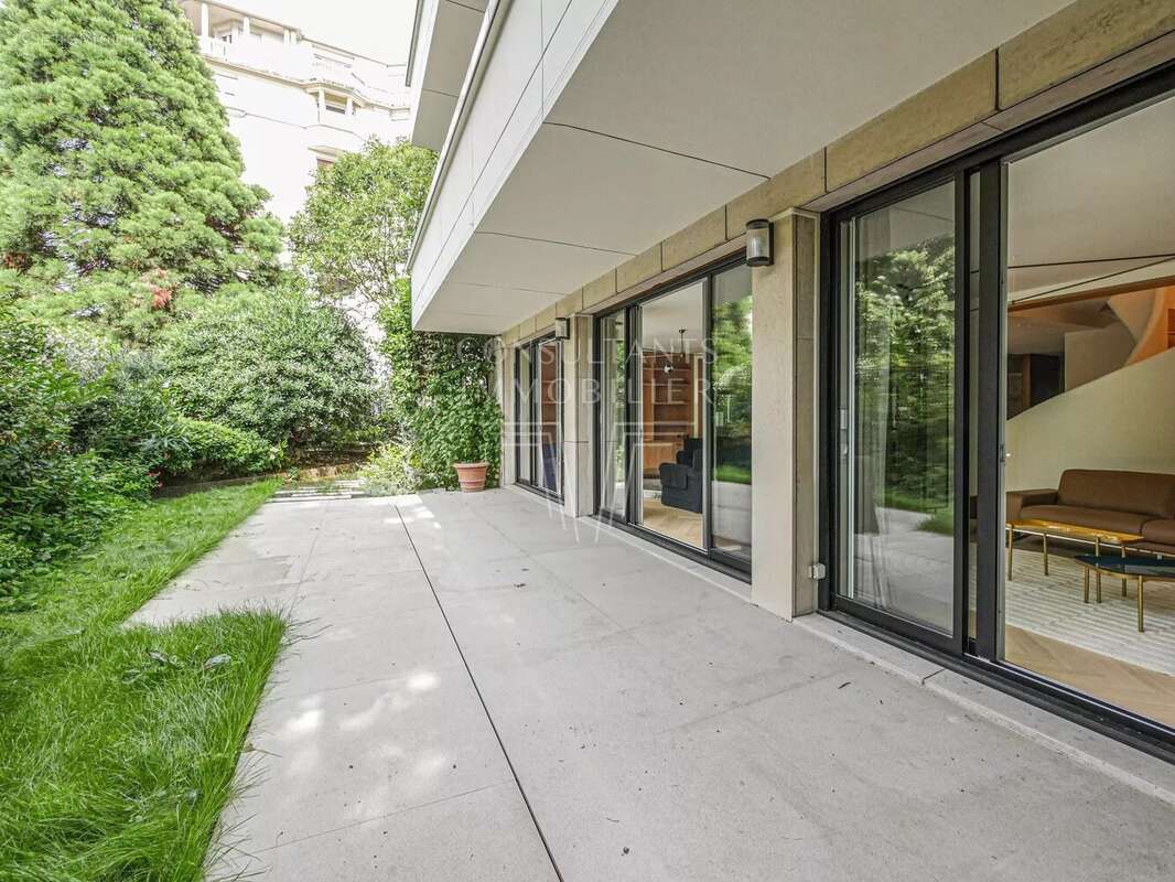 Appartement à NEUILLY-SUR-SEINE