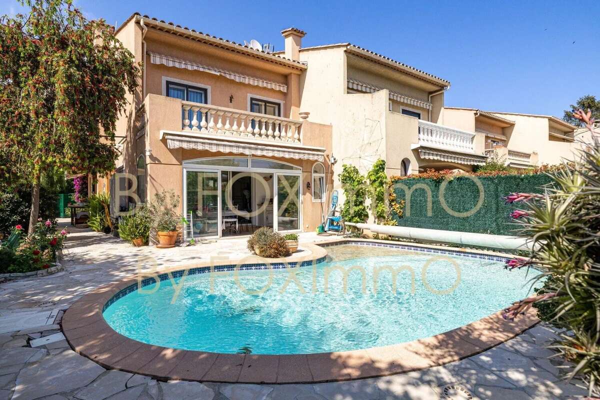 Maison à SAINT-LAURENT-DU-VAR