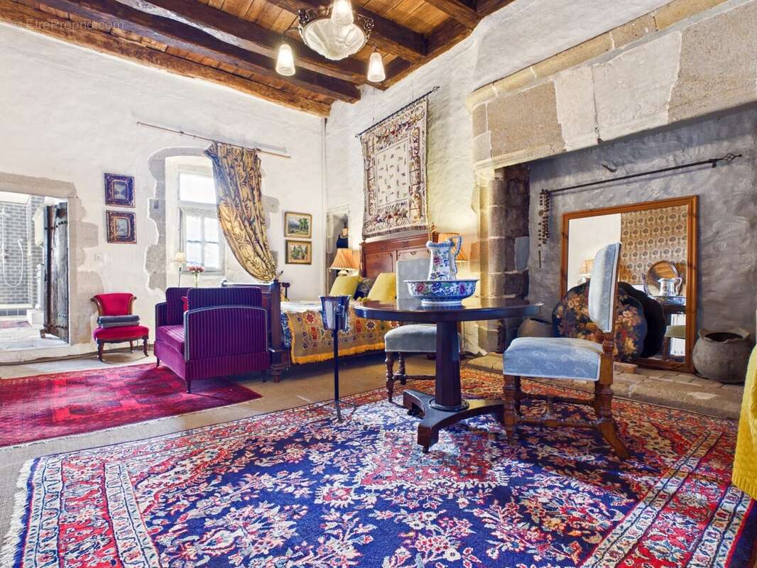 Une occasion rare d'acquérir un château-forteresse unique en son genre, situé au cœur de la Vienne - photo 7