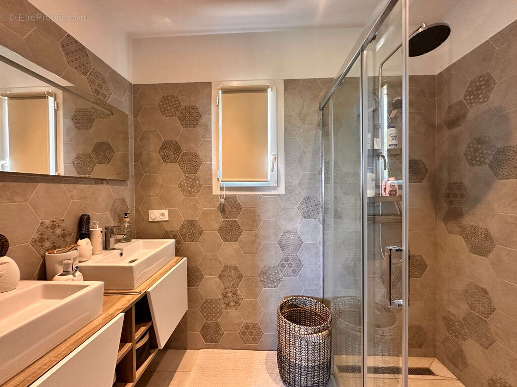 Villa contemporaine 128 m² (2017) - Piscine - Prestations de qualité - Aucun travaux - photo 13
