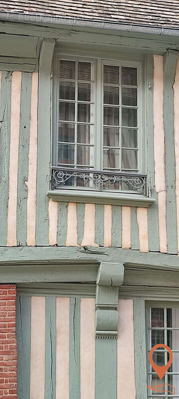 Commerce à PONT-L&#039;EVEQUE