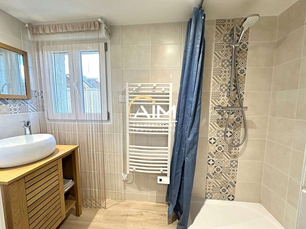 Maison à MONTLOUIS-SUR-LOIRE