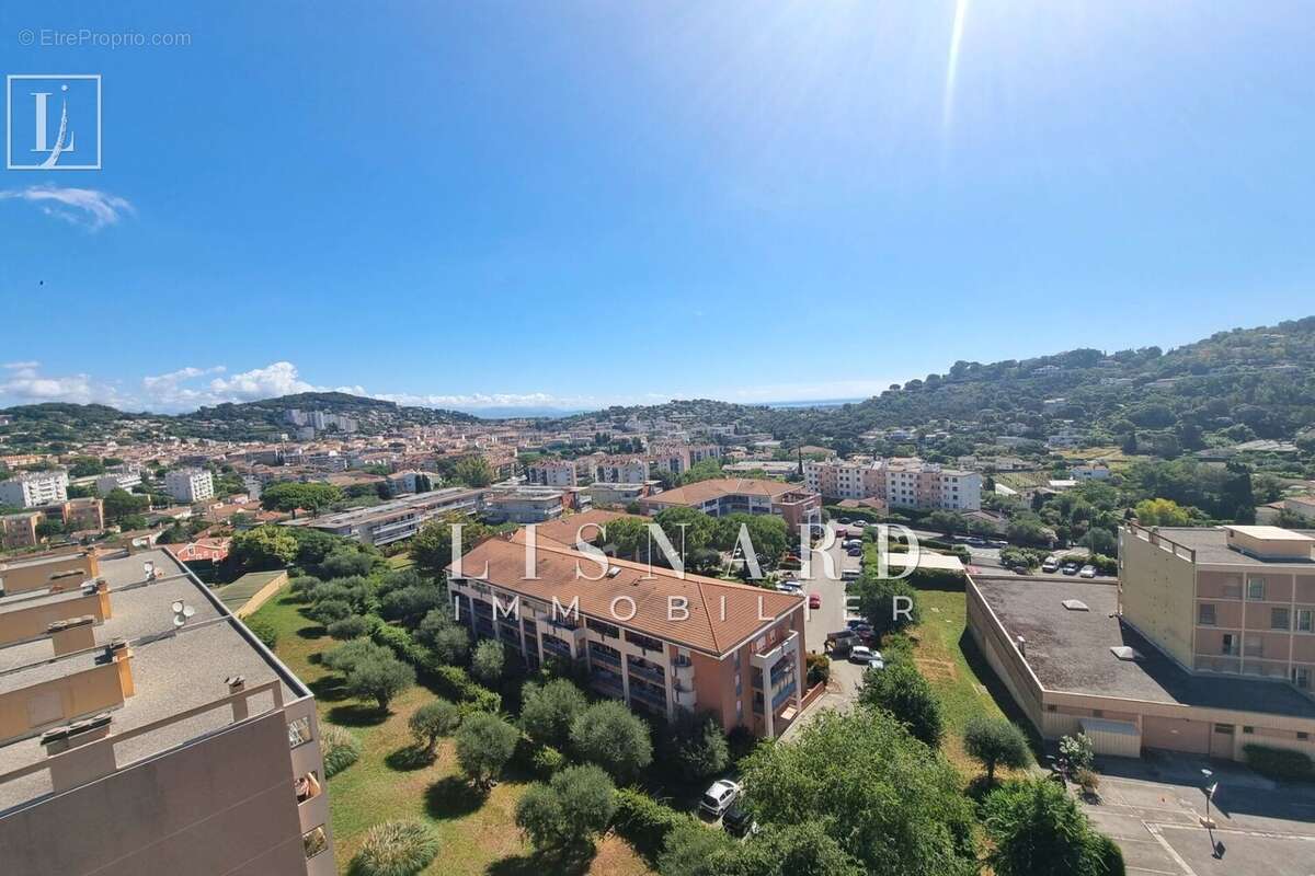 Appartement à VALLAURIS