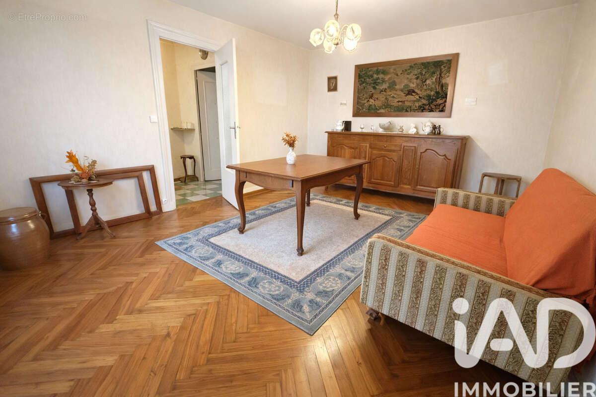 Maison 151 m² à Villiers-Le-Roux  - photo 2