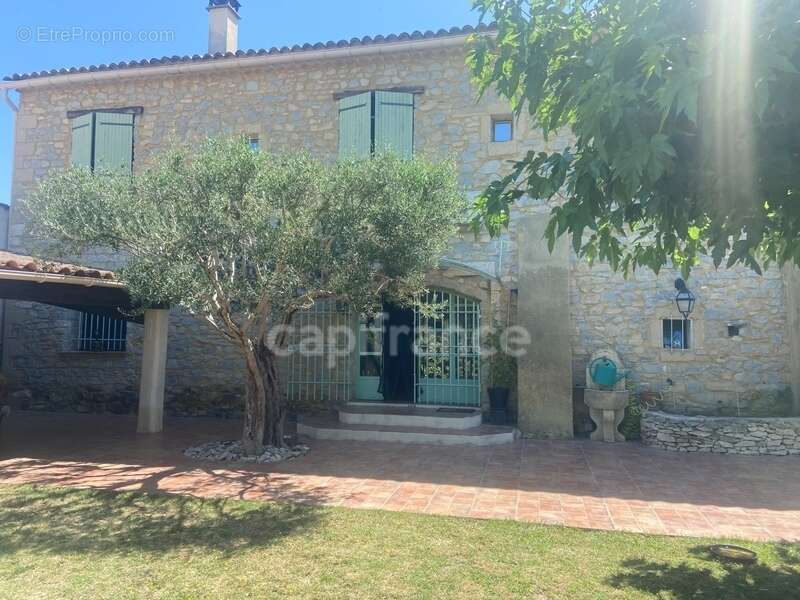 Maison à MOULEZAN