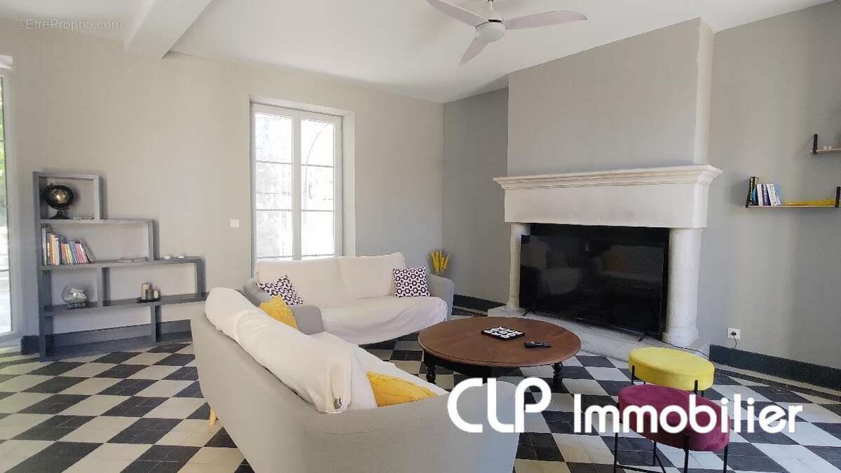 Maison 302 m² à Montelimar  - photo 2