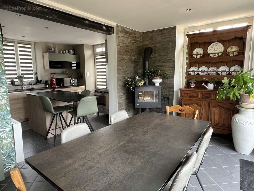 séjour - Maison à LA LANDE-DE-LOUGE