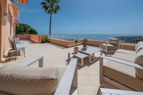 Appartement à ROQUEBRUNE-CAP-MARTIN